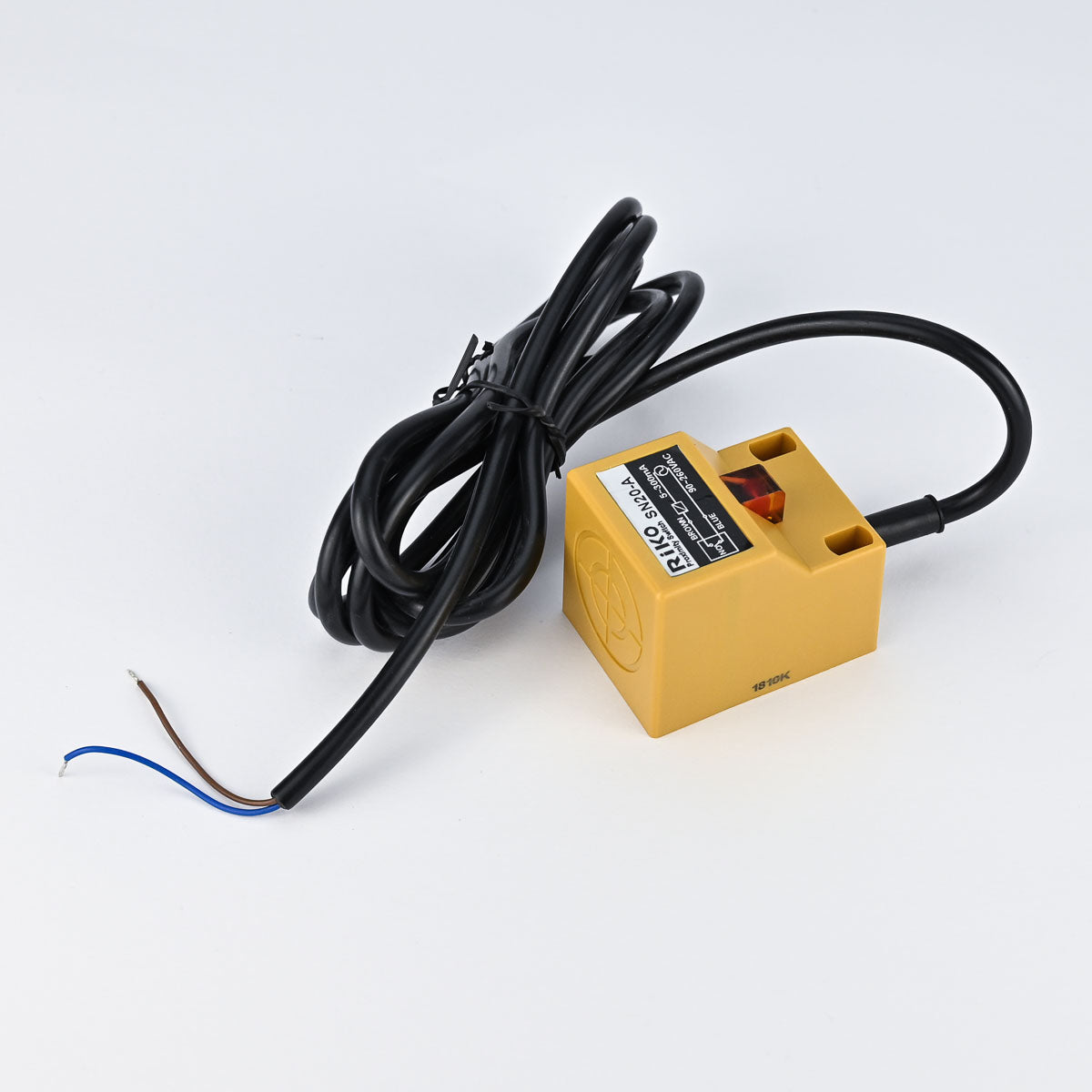 INDUCTIVE SENSOR RECTANGULAR 40 X 40 90-260 VAC 3W NO 20 MM RIKO