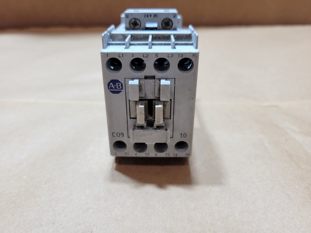 Allen-Bradley 100-C09ZJ10 IEC 9 A Contactor